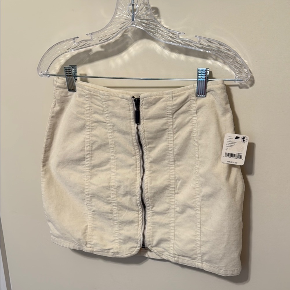 We The Free Women’s Layla Corduroy Mini Skirt / Size 4 / Brand NWT / Cream
